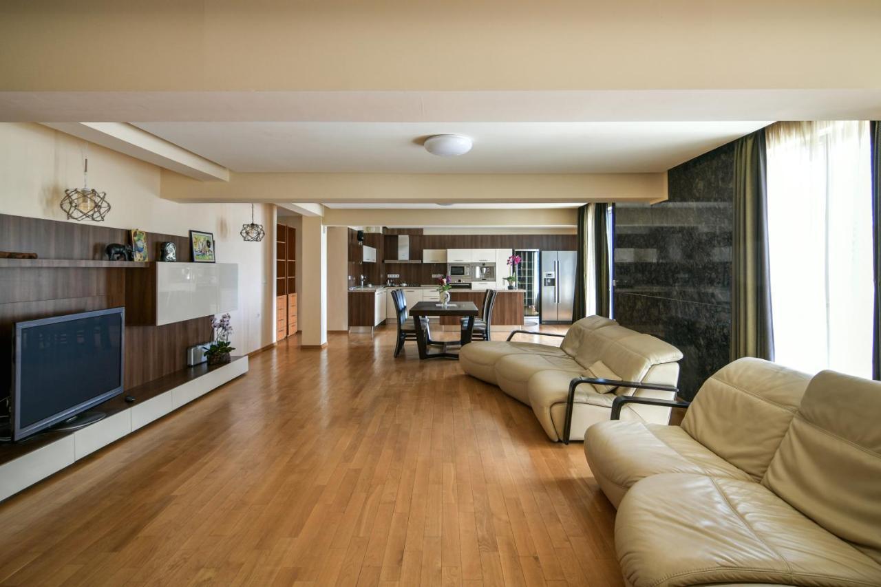 Central Flat With Monster Living Room Warna Exterior foto