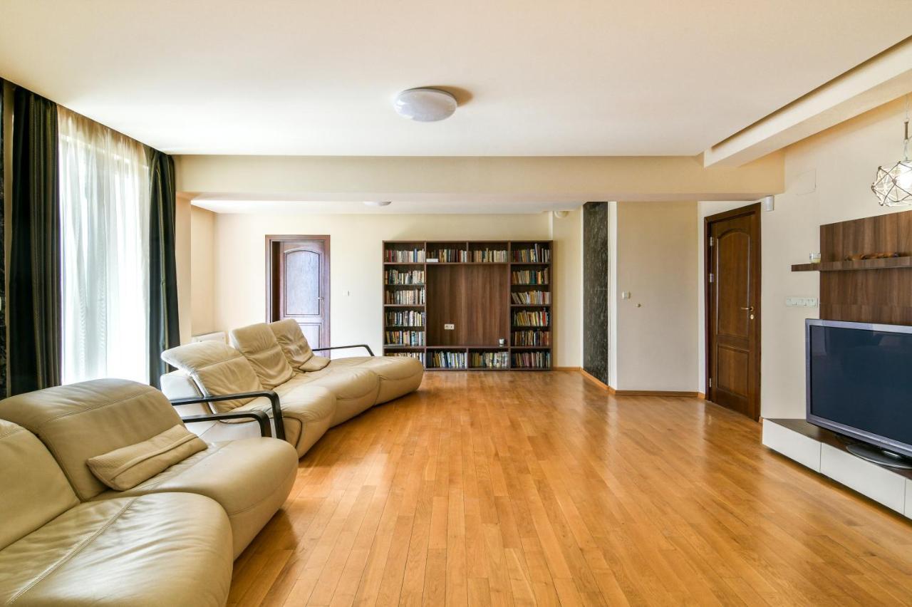 Central Flat With Monster Living Room Warna Exterior foto