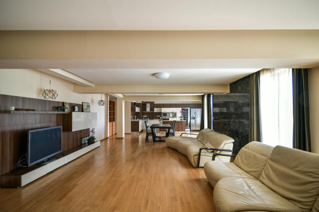 Central Flat With Monster Living Room Warna Exterior foto